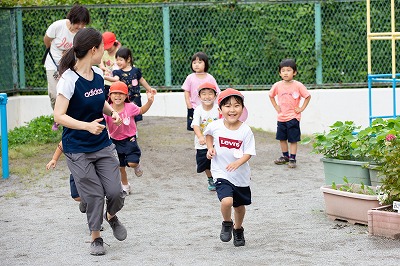 鬼ごっこ