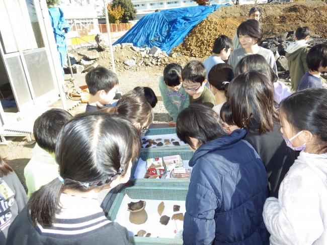 3年遺跡調査見学1