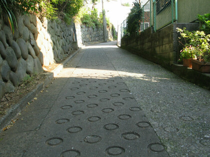 北区の坂道 游鯉園の坂の写真